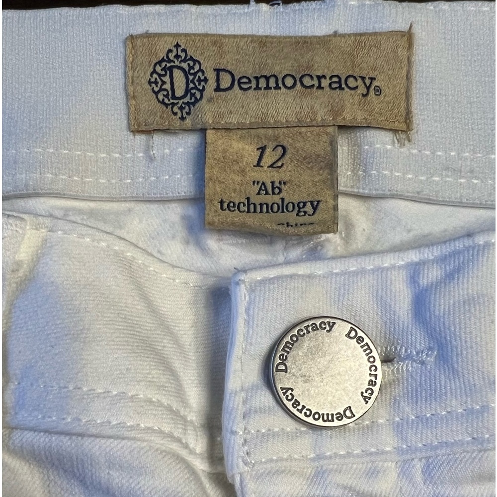 Democracy ab technology size 12
